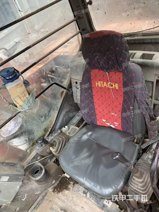 駕駛室整體（整機(jī)外觀）