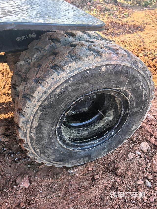 左驅(qū)動(dòng)輪（行走機(jī)構(gòu)）