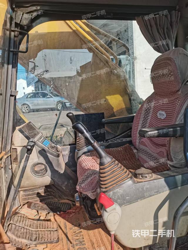 駕駛室整體（整機(jī)外觀）