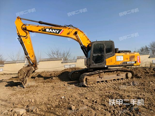 三一重工SY215C挖掘機(jī)