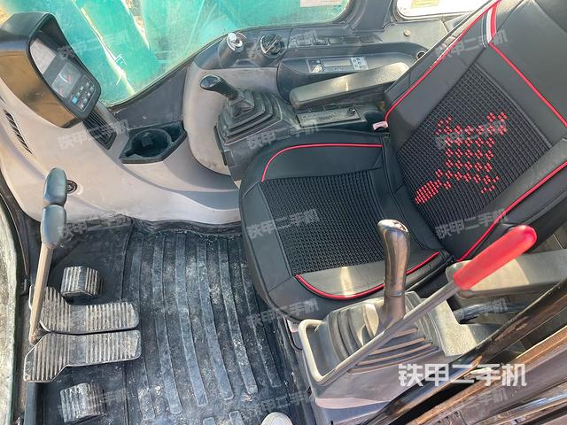 驾驶室整体（整机外观）