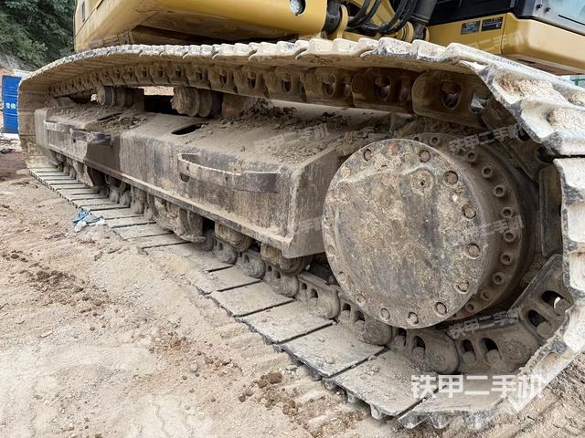 單側(cè)履帶整體（整機(jī)外觀）