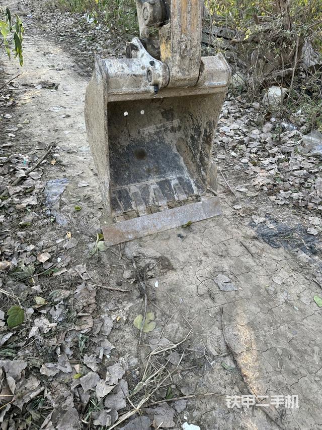 铲斗右后整体（工作和回转装置）