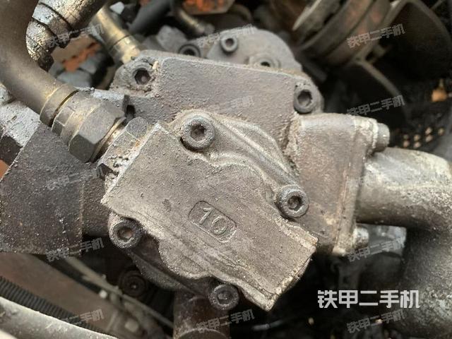 液壓泵艙室正面整體（整機(jī)外觀）