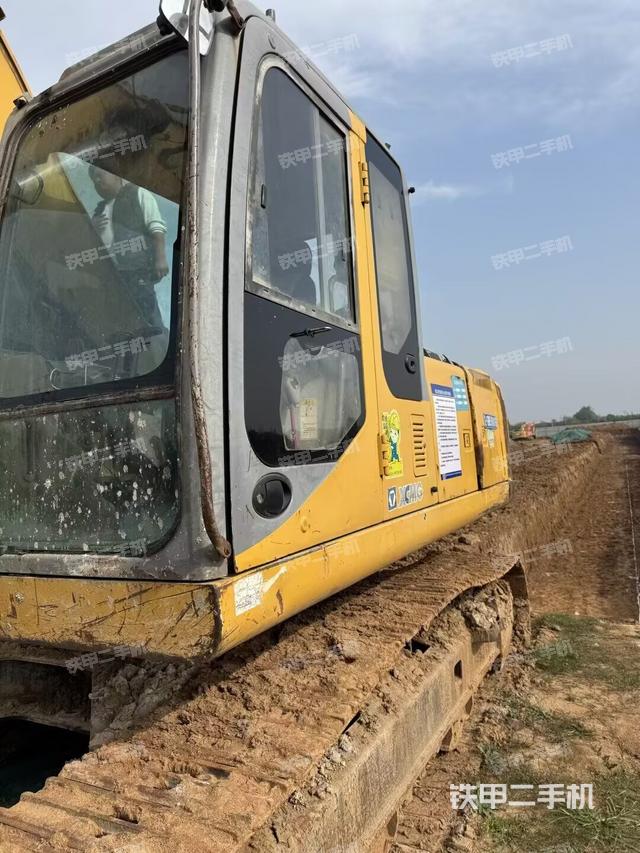 駕駛室整體（整機(jī)外觀）