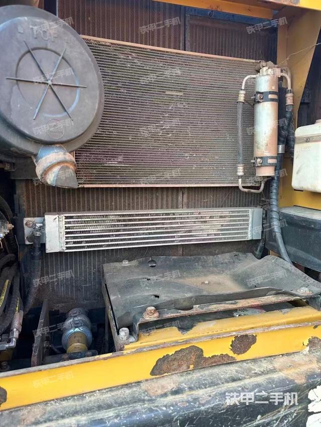 驾驶室整体（整机外观）