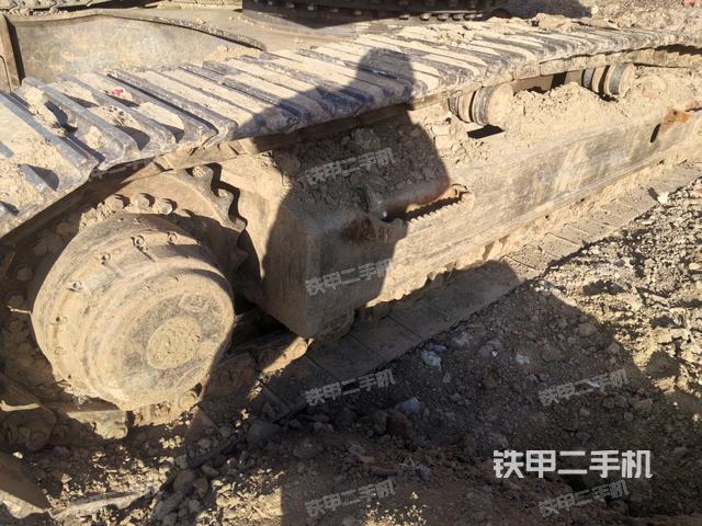 單側(cè)履帶整體（整機(jī)外觀）