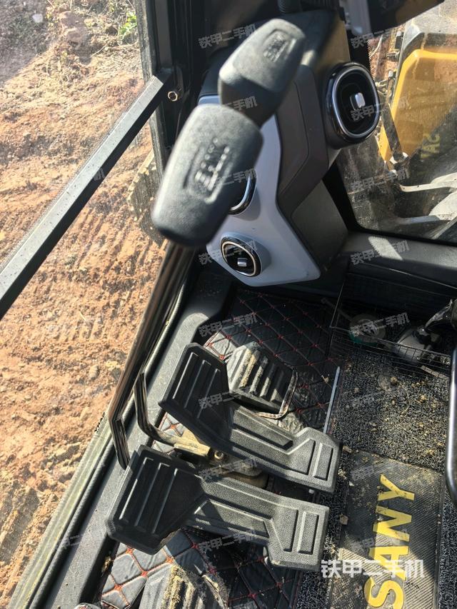 后窗玻璃角標(biāo)（駕駛室部分）