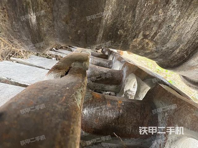 右侧履带整体（行走机构）