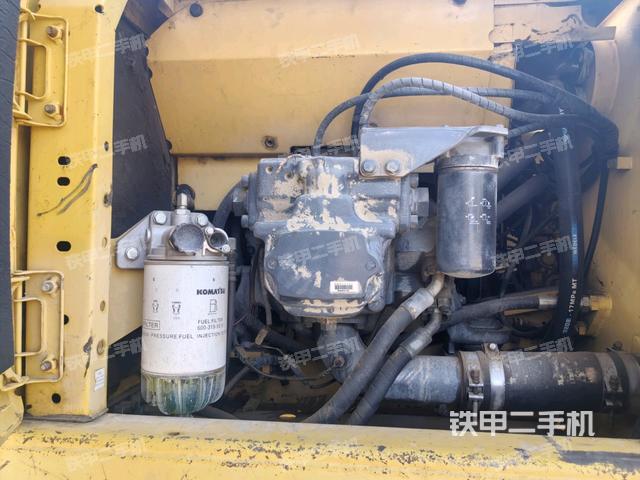 液壓泵艙室正面整體（整機(jī)外觀）