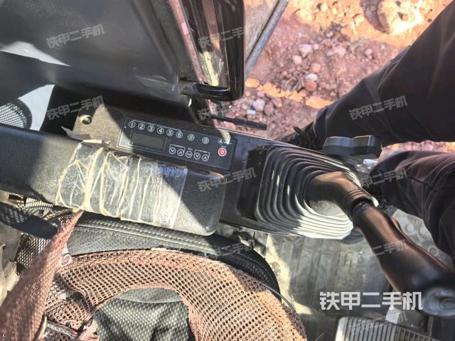 座椅左側(cè)控制臺(tái)/音響/含左手柄（駕駛室部分）