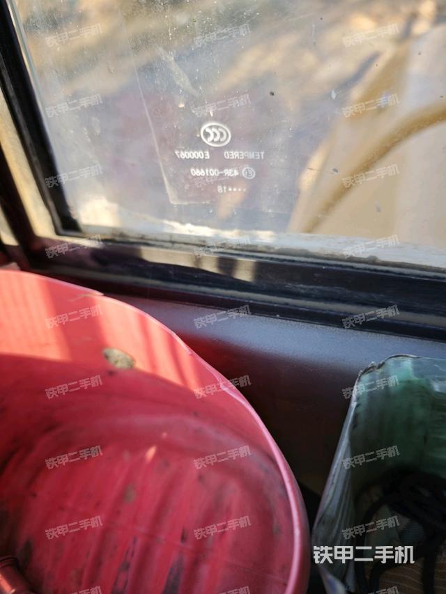 后窗玻璃角标（驾驶室部分）