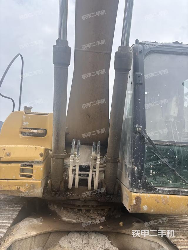 小臂整体右前（工作和回转装置）