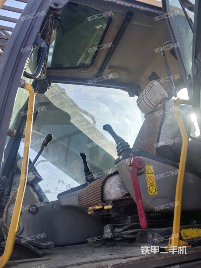 驾驶室整体（整机外观）