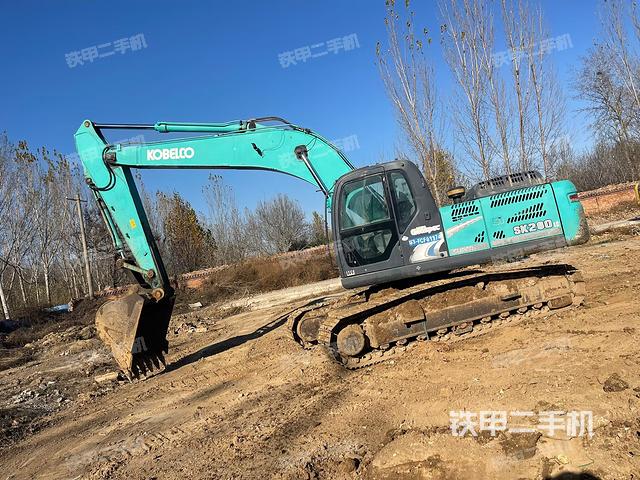 神钢SK260LC-8挖掘机