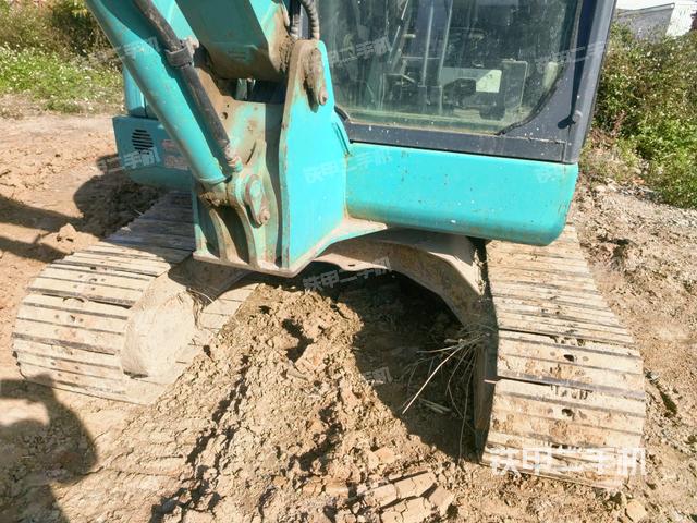 转盘和下车架正前（工作和回转装置）