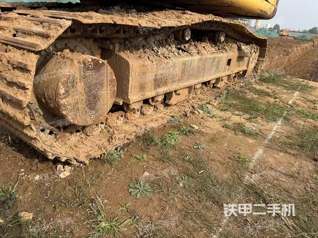 單側(cè)履帶整體（整機(jī)外觀）