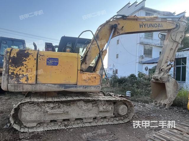 現(xiàn)代R110-7挖掘機