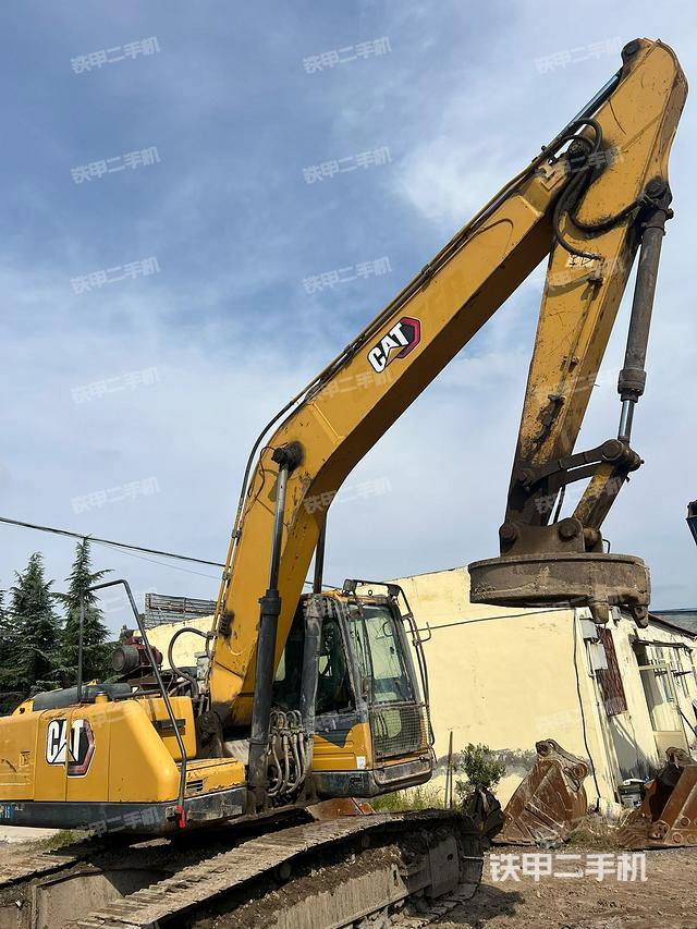 駕駛室頂部（整機外觀）