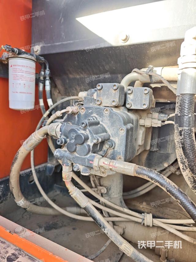 液壓泵斜45?左（大件艙室）