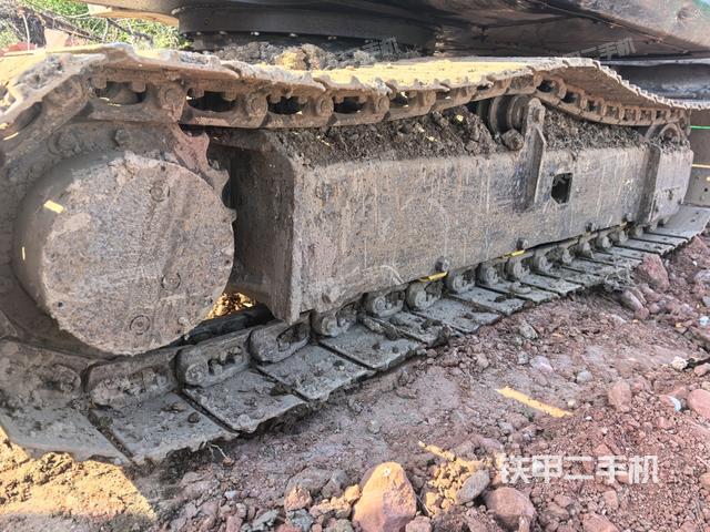 右側(cè)履帶整體?（行走機(jī)構(gòu)）