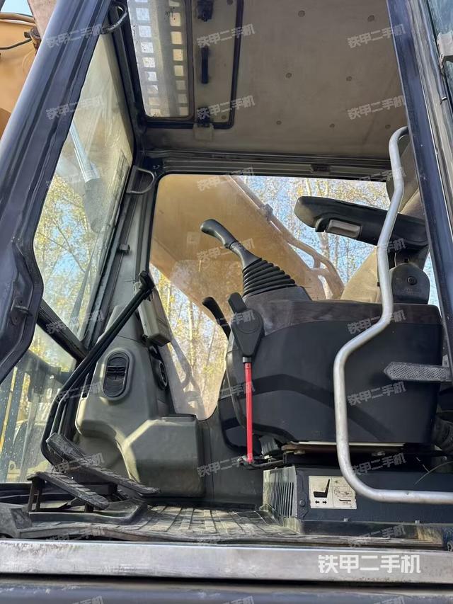 驾驶室整体（整机外观）