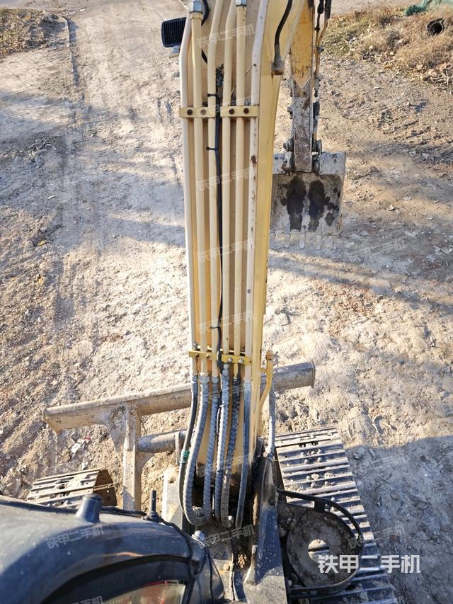 大臂背部俯视（工作和回转装置）