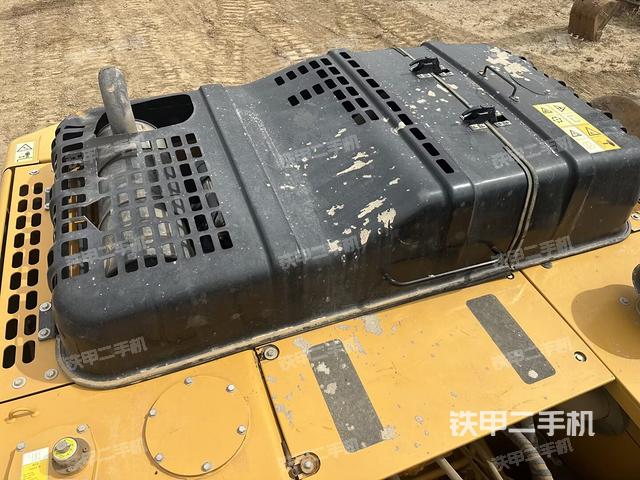 驾驶室顶部（整机外观）