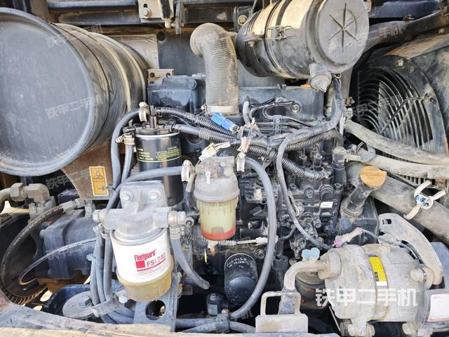 发动机室（上车部件）