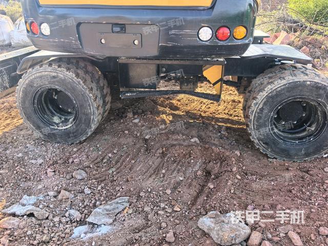 左側(cè)履帶整體?（行走機(jī)構(gòu)）