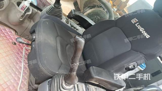 駕駛室整體（整機(jī)外觀）