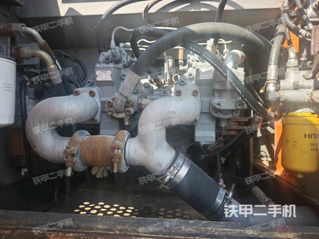 液壓泵艙室正面整體（整機(jī)外觀）