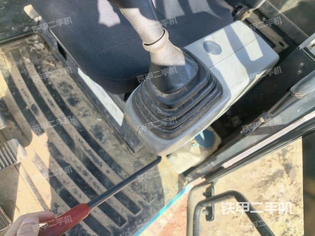 座椅左侧控制台/音响/含左手柄（驾驶室部分）