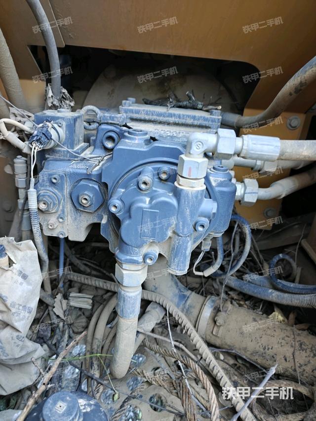 液壓泵斜45?左（大件艙室）