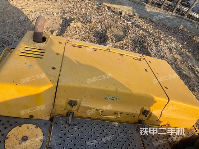 驾驶室顶部（整机外观）