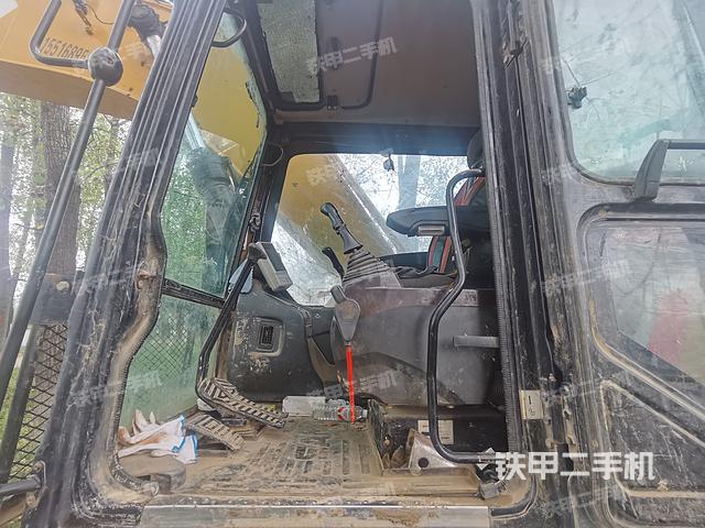 驾驶室整体（整机外观）