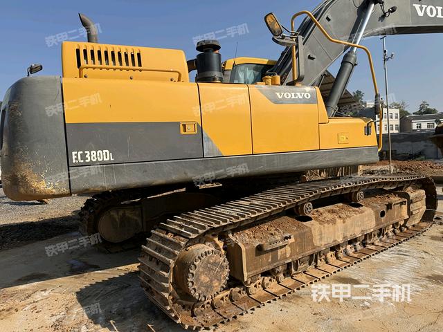 驾驶室顶部（整机外观）