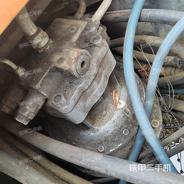 驾驶室顶部（整机外观）