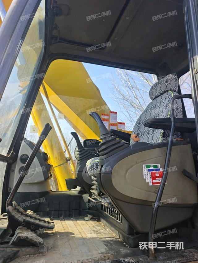 駕駛室整體（整機(jī)外觀）