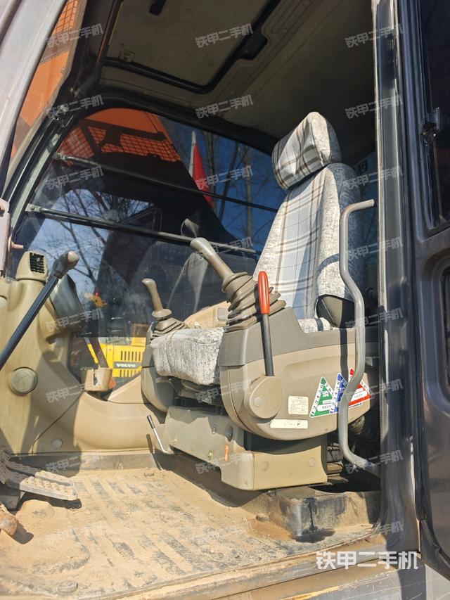 驾驶室整体（整机外观）