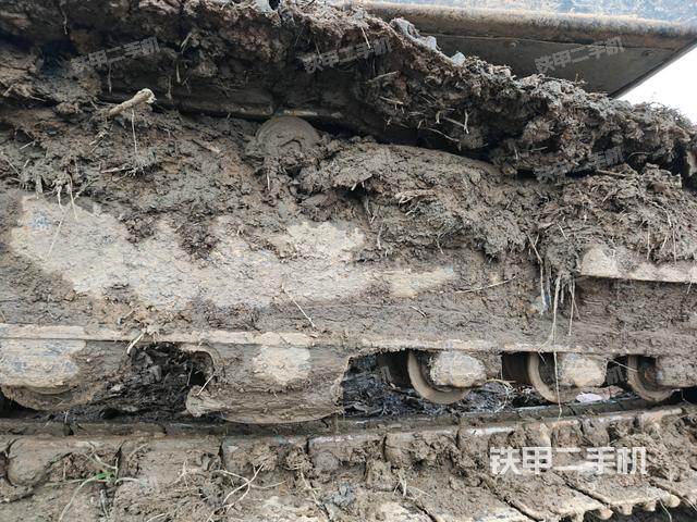 左驅(qū)動輪（行走機構(gòu)）