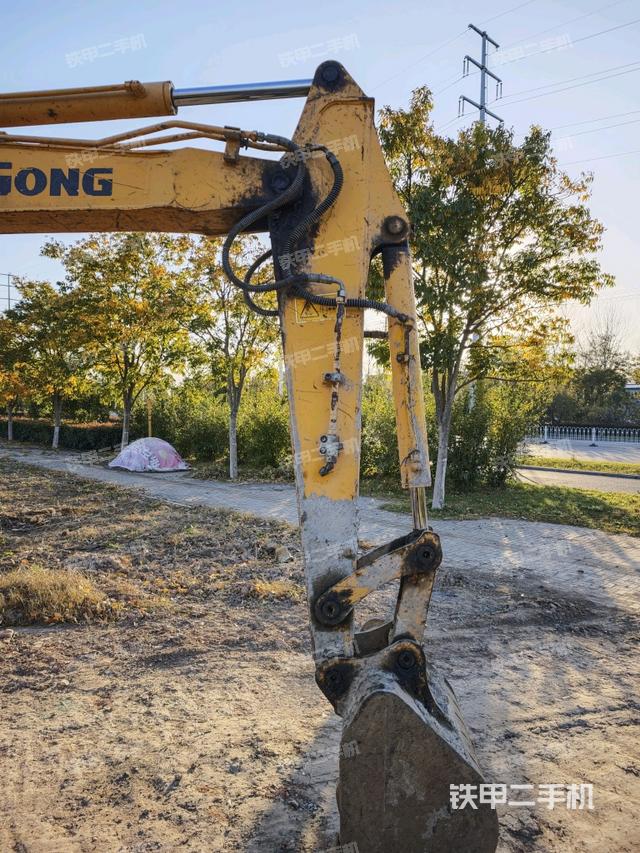 小臂整体右前（工作和回转装置）