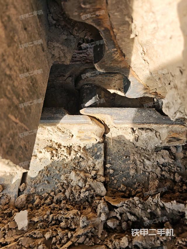 左側(cè)行走馬達(dá)蓋板（行走機(jī)構(gòu)）