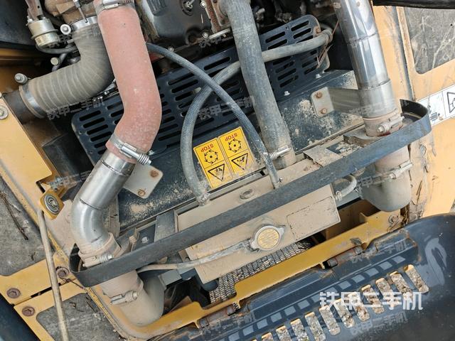 氣門室蓋螺絲特寫（上車部件）