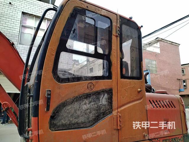 驾驶室整体（整机外观）