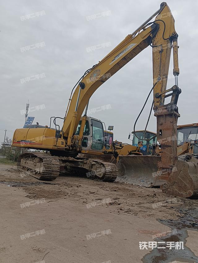 單側(cè)履帶整體（整機(jī)外觀）