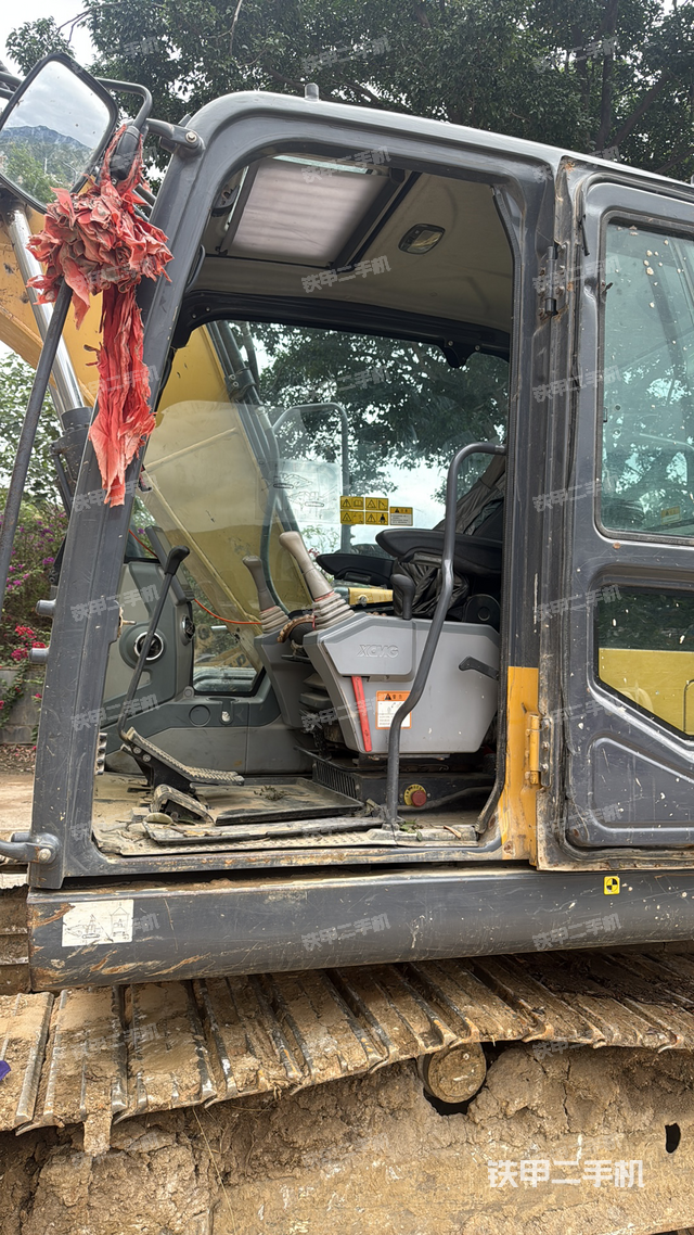 驾驶室整体（整机外观）