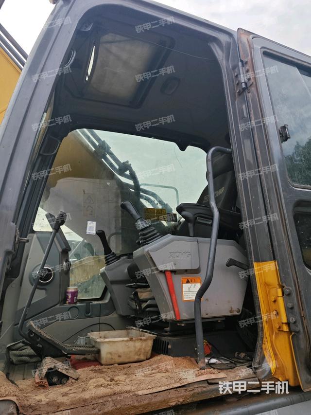 右侧玻璃角标（驾驶室部分）