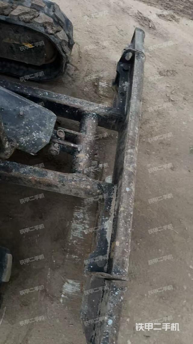 单侧履带整体（整机外观）