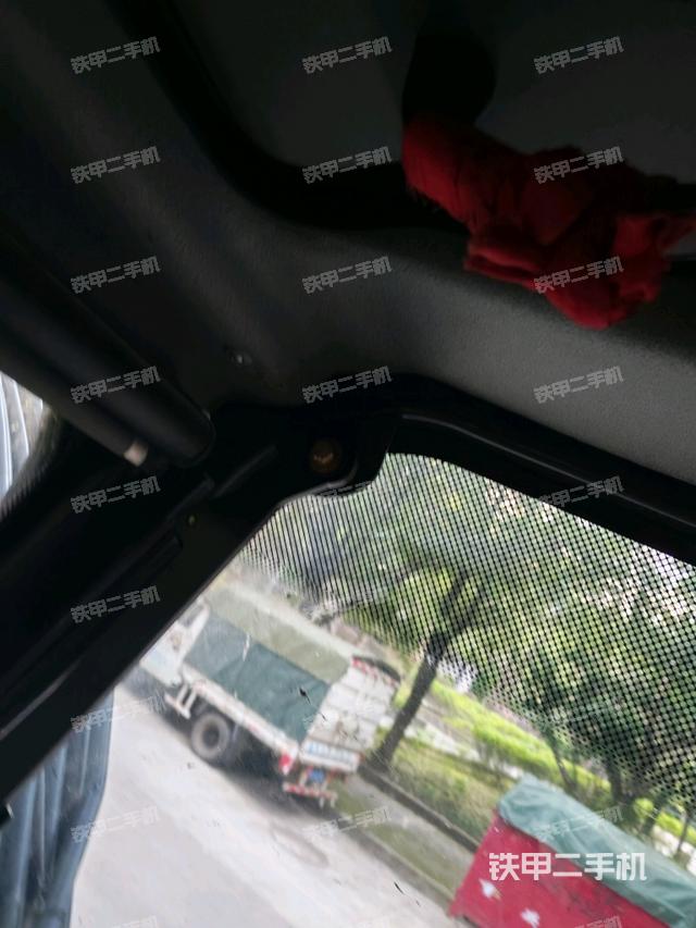 座椅后部（驾驶室部分）